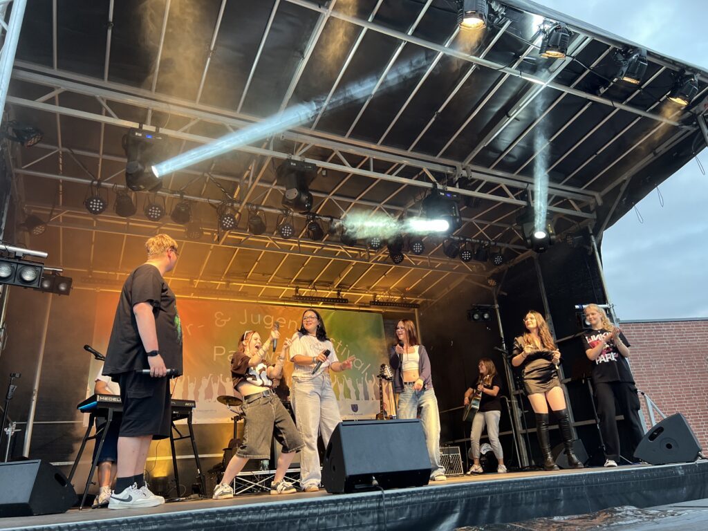 Bühne frei für Begeisterung: Jugendfestival rockt Pasewalk